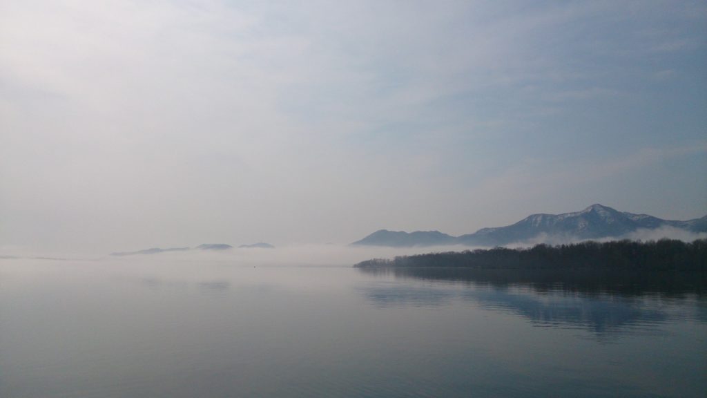 朝もや屈斜路湖